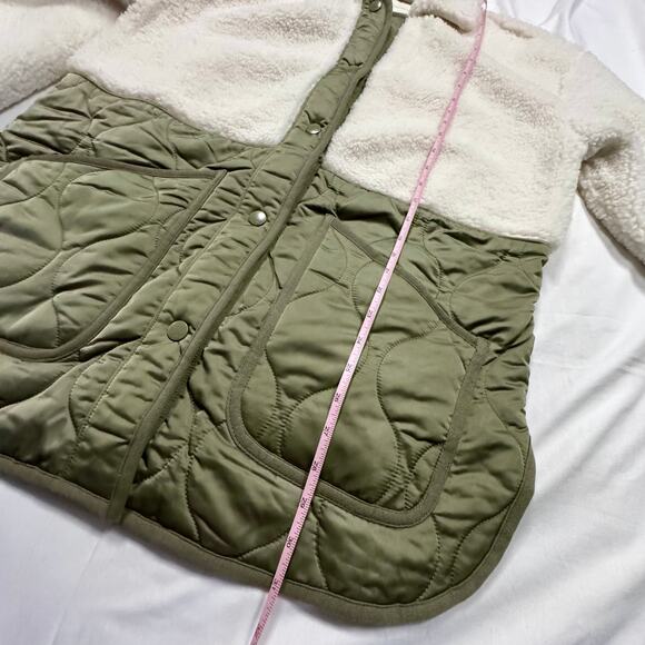Abercrombie & Fitch Quilted Sherpa jacket coat L NWT - Picture 5 of 9